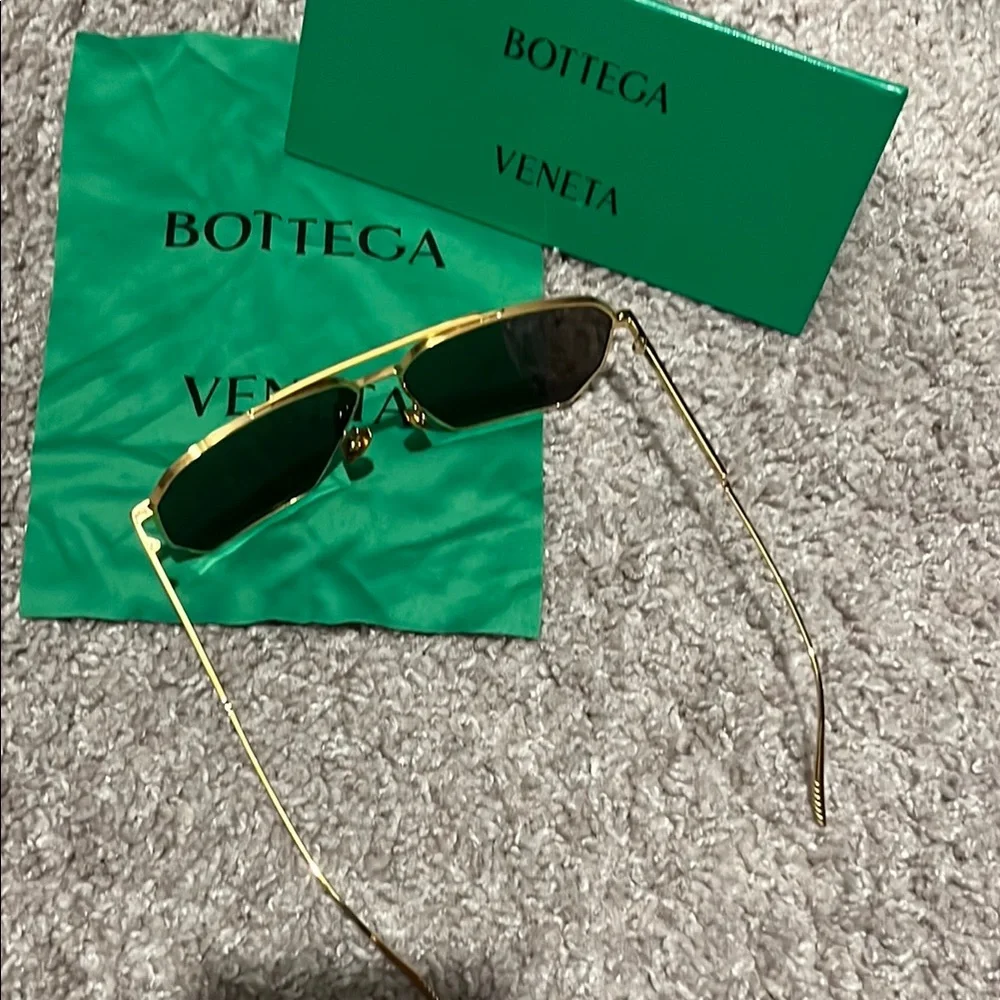 TRADE FOR DR GOLDIE!!! DO NOT PURCHASE! Bottega Veneta Gold Sunglasses - Picture 7 of 9